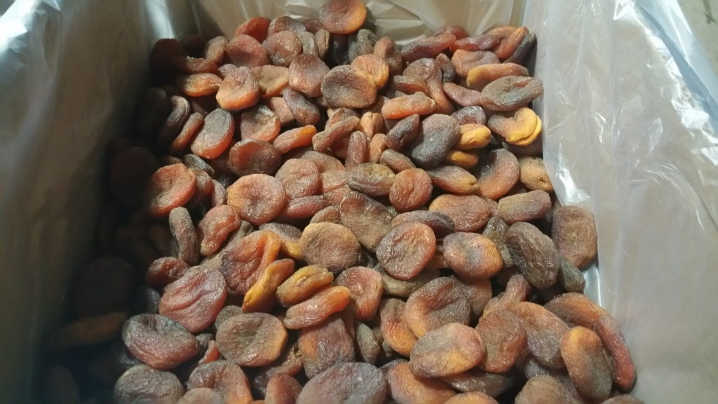 organic dried Apricots Size 3