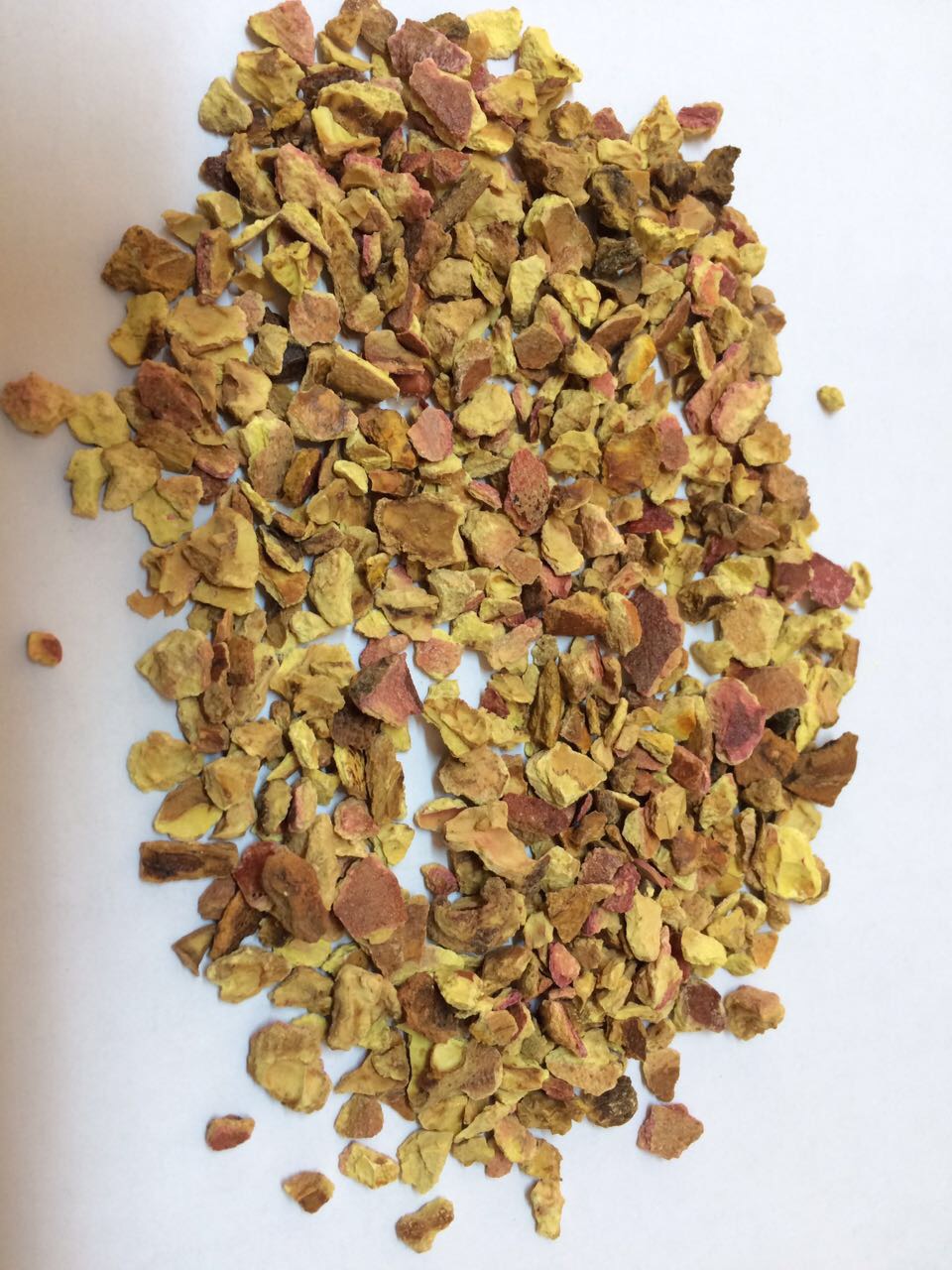 dried pomegranate shell, diced for tea industry